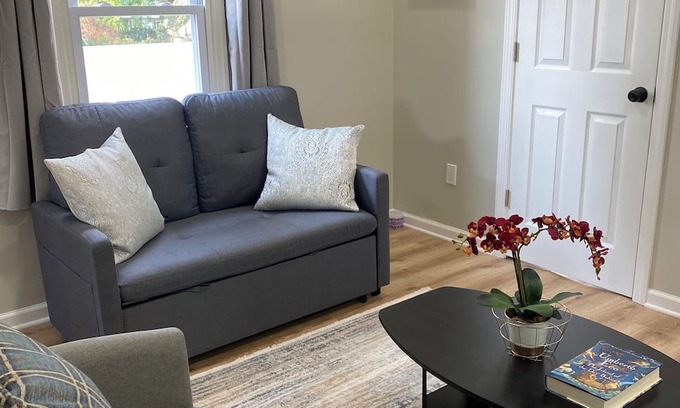 Vauxhall Apartment | Private and cozy - 2BR Retreat 10 mins to EWR - 35mins to NYC