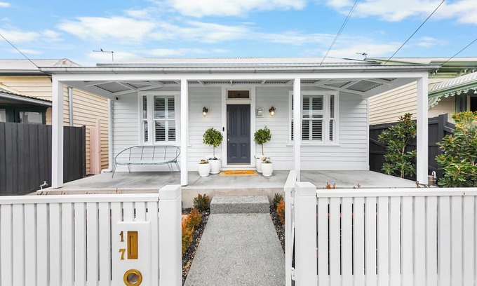 Williamstown House | Bay breezes, historic charm, and modern luxury -welcome to your perfect retreat.
