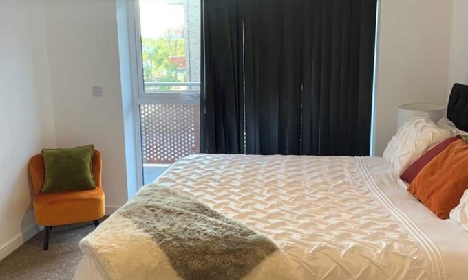 West Thurrock Apartment | Posh 1 Bed Flat-Direct links to Central London