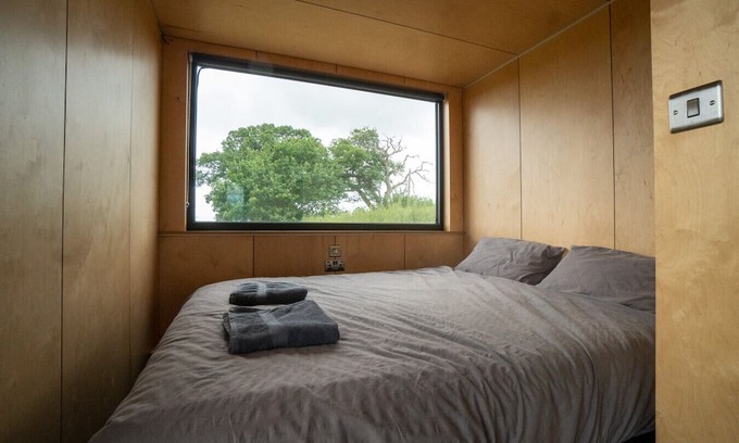 Shaftesbury House | Cosy Cabin at The Coppleridge 2