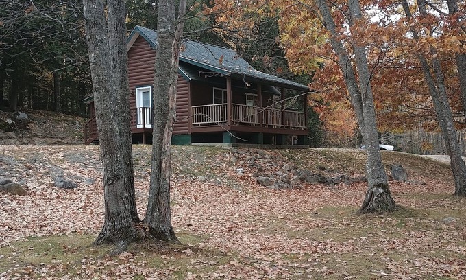 Lincoln Cabin | Delightful cabin with AC in charming Lincoln