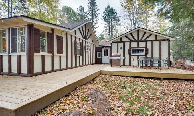 Land O Lakes Cottage | Peaceful Nature Escape on Little Portage Lake!