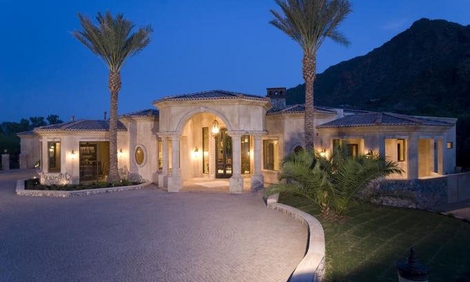 Paradise Valley Villa | MANSION TOSCANIA: ultra-luxury 10Bd 10.5Bath minutes from Camelback Mountain