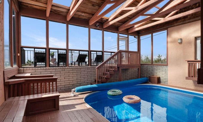 Alamogordo House | White Sands Retreat|Indoor Pool|Minigolf|Game Rm