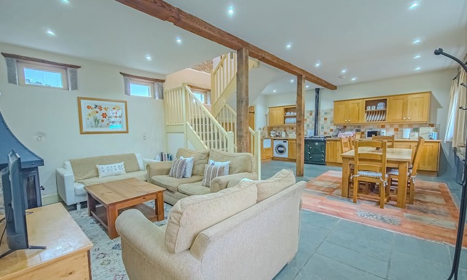 Newton Abbot House | 3 Bed Converted Barn, Dartmoor.