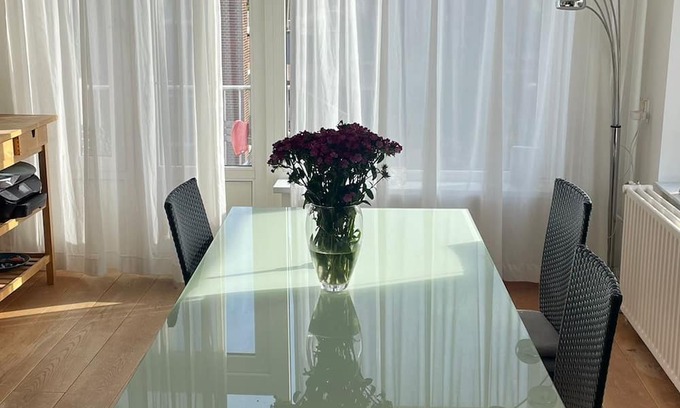 Middenmeer Apartment | Modern 2-Bedroom Apartment in the Heart of Watergraafsmeer, Amsterdam.