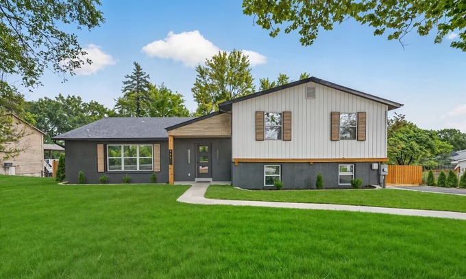 St. Charles House | FALL SALE NOW | Private |Game Rm | Hot Tub