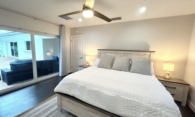 Boca Del Mar House | Luxe Boca Retreat with Pool