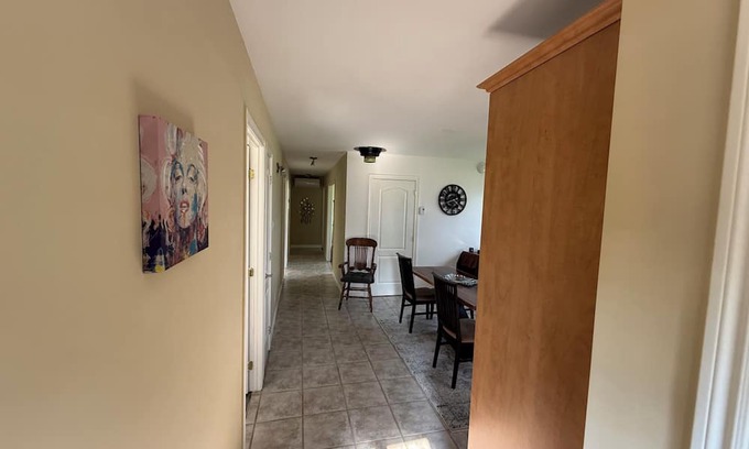 Saint-Laurent-de-l'ile d'Orleans Villa | House Ile D'Orleans Chez Joe