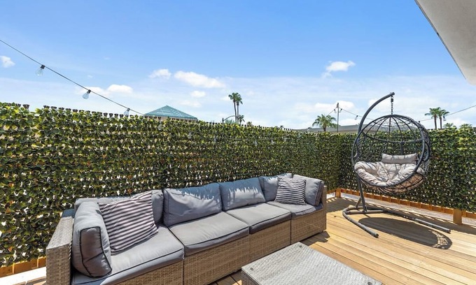 Brown and Stetson Business Condo | Windfield Condo in the Entertainment District