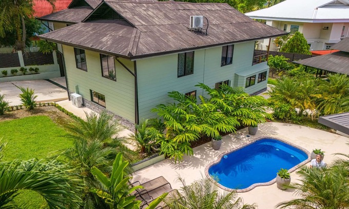 Golfito House | Amazing Golfito location-House+Casita-sleeps 16+Top property in Golfito+Luxury
