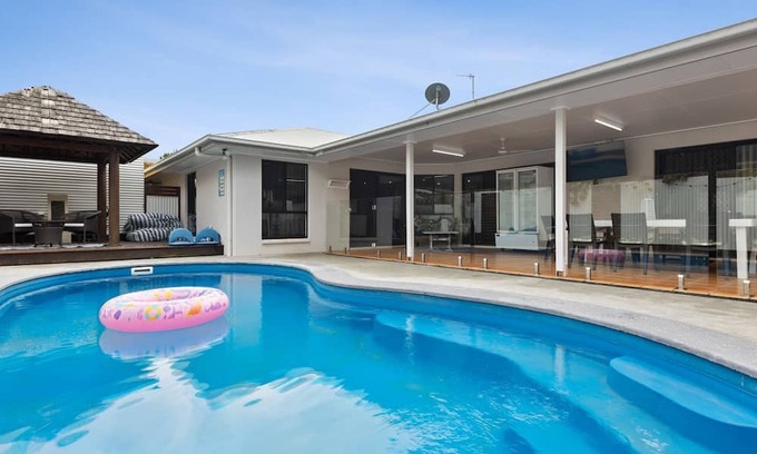 Rainbow Beach House | 6 Cypress Avenue - Rainbow Beach