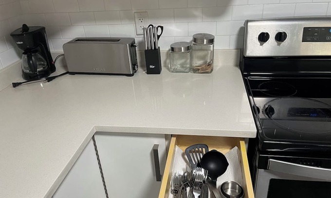 South Clearbrook House | Two Bedroom, Separate Entrance, Free Parking Accommodation