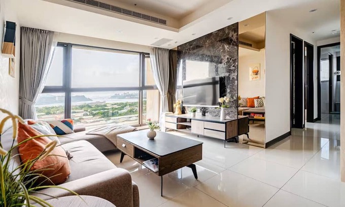 Luzhou Resort | Family-friendly, River View, Steps to MRT, Pool, Gym
