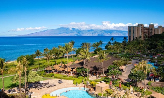Kaanapali Condo | Maui Resort Rentals: Hokulani 605 – Premier 6th-Floor Oceanview Penthouse | Closest 2BR Column to the Ocean!