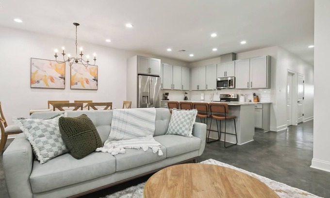 Braithwaite House | Luxury 3BR – Near LNG & NOLA