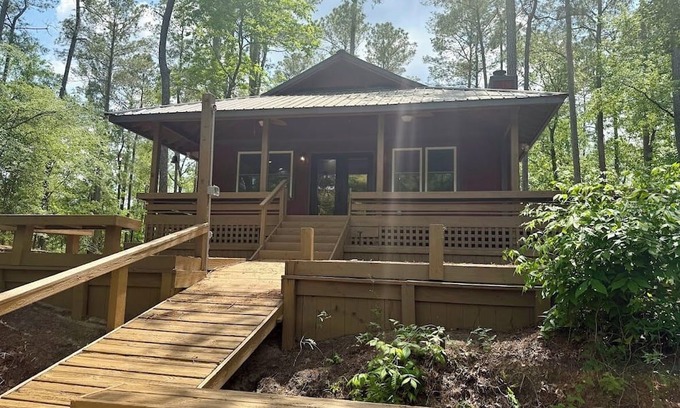 Burgaw House | Beautiful 2-bedroom house on the Cape Fear River