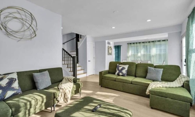 Channel Lake House | Chic 4BR Lakefront Canal Escape
