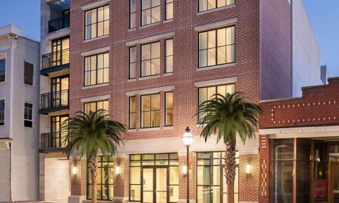 Cannonborough Elliotborough Resort | Bluegreen's King 583 Resort - Studio – Charleston Charm Meets Modern Luxury