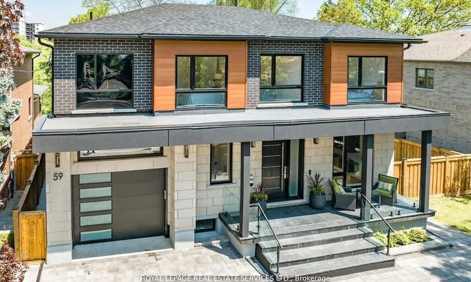 Etobicoke House | Luxury Executive Home close to Golf Course