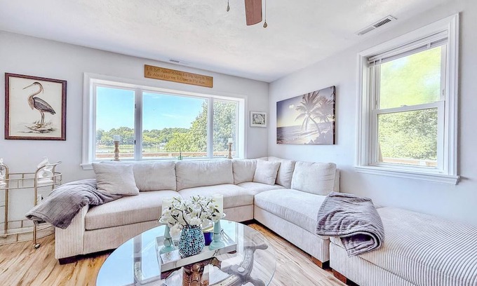 Silver Beach House | Charming Waterfront Retreat with Private Dock