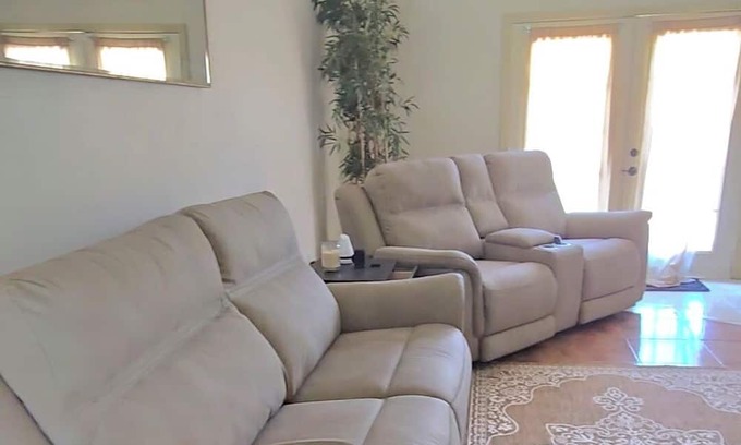 Crown Point House | Charming 4-bedroom house with AC and private fenced backyard in Marrero