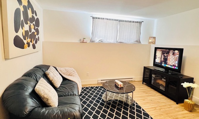 Riverview House | New and Modern Suite in Bristol Riverview