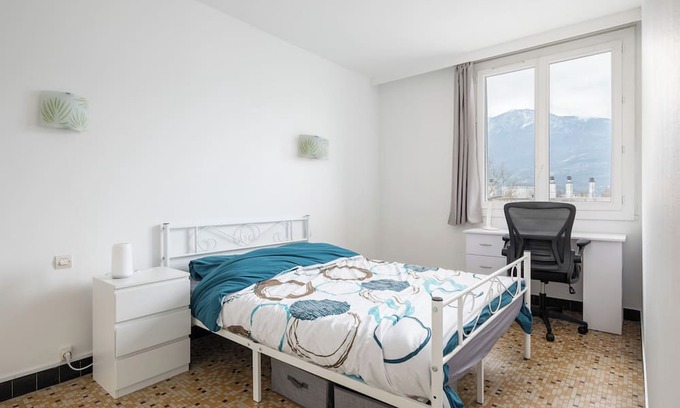 Secteur 4 Apartment | Double room with WIFI