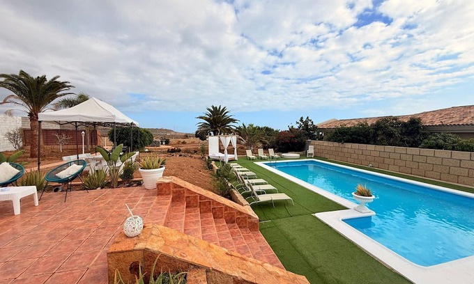 Adeje Villa | Vacation Villa 'Luxury El Mirador' with Sea View, Private Pool and Wi-Fi