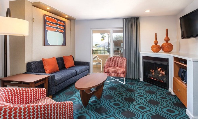Old Las Palmas Resort | Cozy 1-bedroom resort with AC, fitness room & pool in beautiful Palm Springs
