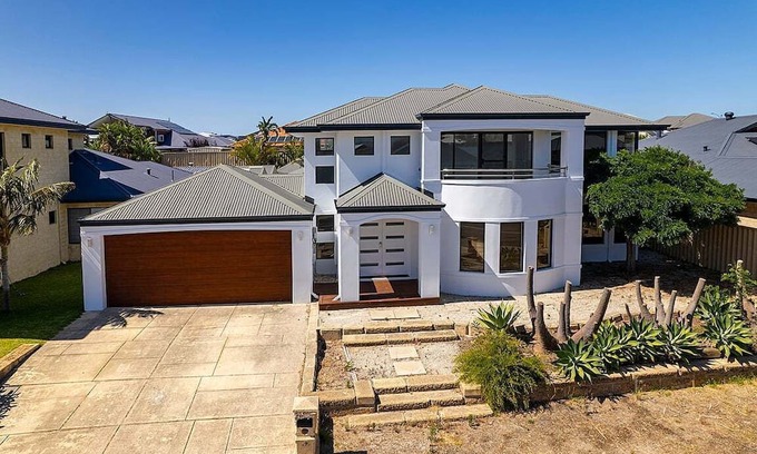 Dalyellup House | Seacrest – Luxurious Holiday Home