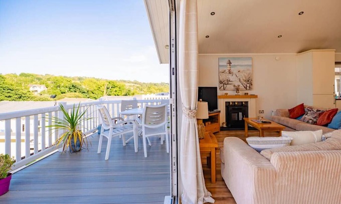 Narberth Cabin | Woodland Retreat near Wiseman's Bridge Beach - Pet-Friendly & Sleeps 6