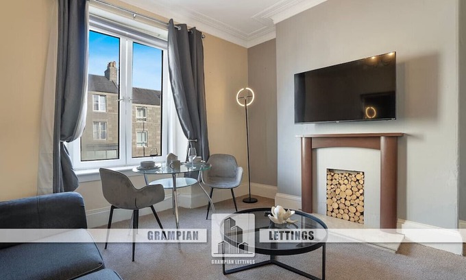 Central Aberdeen Apartment | Holburn Street Lodge - Grampian Lettings