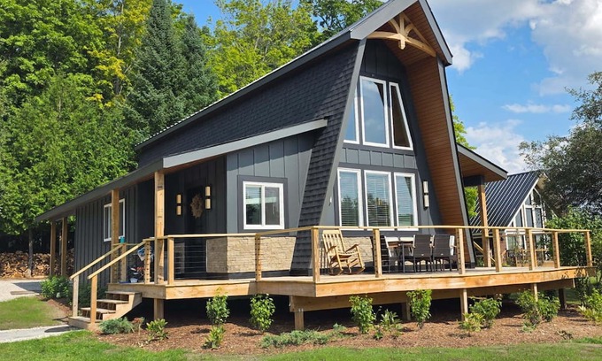 Boyne Falls House | Designer A Frame. Only 15 mins from Petoskey and Boyne Mountain. Stunning views.