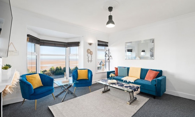 Cleethorpes Apartment | Sunny Seaside Paradise