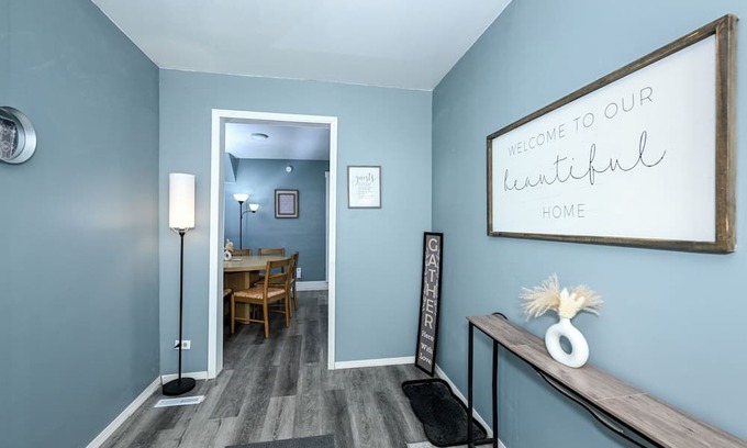Firestone Park House | Beautiful 3 BR house in Akron,King bed , Smart Tv in each room & Firepit