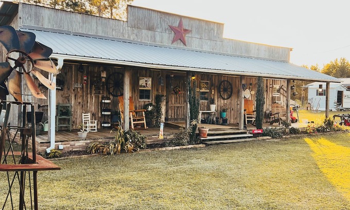 Norristown Cabin | Nana + Papa's Place: Rustic Pondside Cabin