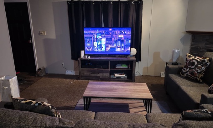 Romulus House | Cozy 1-bedroom mobile home in enchanting Romulus with AC