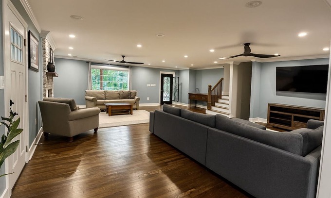 Ellendale House | A perfectly well balanced blend of City Amenities and Quiet Retreat