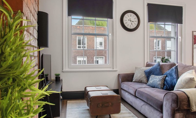 Worcester Apartment | WhiskAwayStays Foregate Studio No 4