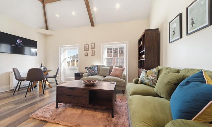 Pontrilas Apartment | WhiskAwayHomes Vinegar House No. 7