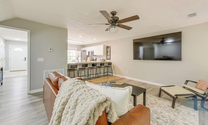 Auburn Condo | 2 Mi to Tiger Territory! Condo w/Community Pool