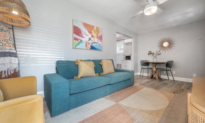 Tampa Apartment | 2501 W North B St, Unit 7