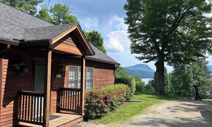 Westmore Cottage | Beautiful cottage overlooking Lake Willoughby with lake access