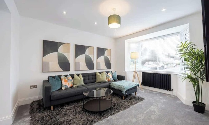 Wilmslow House | The Wilmslow House Su