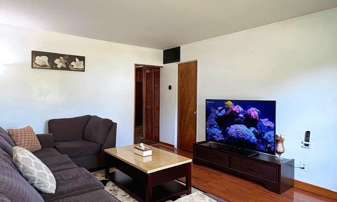 Malton House | Cozy 3BR Home near Airport & Transit!