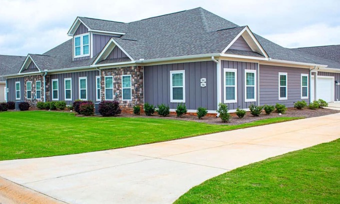 Warner Robins Apartment | Fully Furnished 3BR · Subdivision Amenities