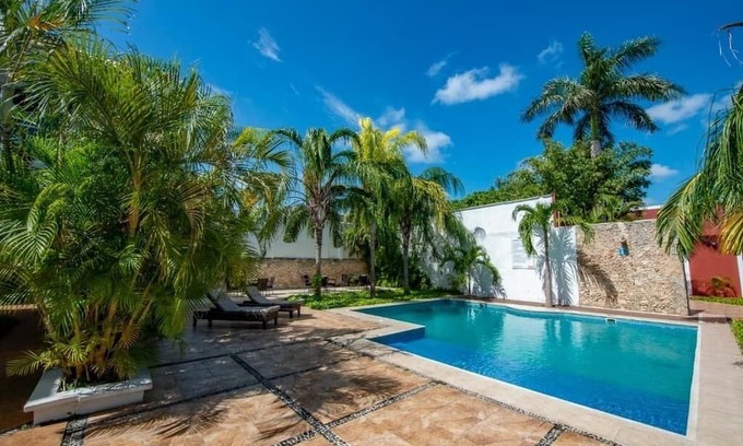 Centro Hotel | Mérida Compound Stay – 2 Stays, 2 Double Rooms, Pool Access & Courtyard Views