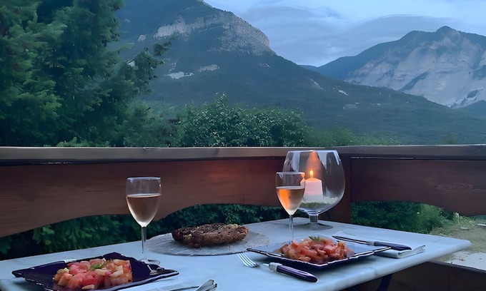 Beauvezer Bed & Breakfast | Guest Rooms 'Chambres D'hote Mélodie' with Mountain View, Shared Terrace and Wi-Fi