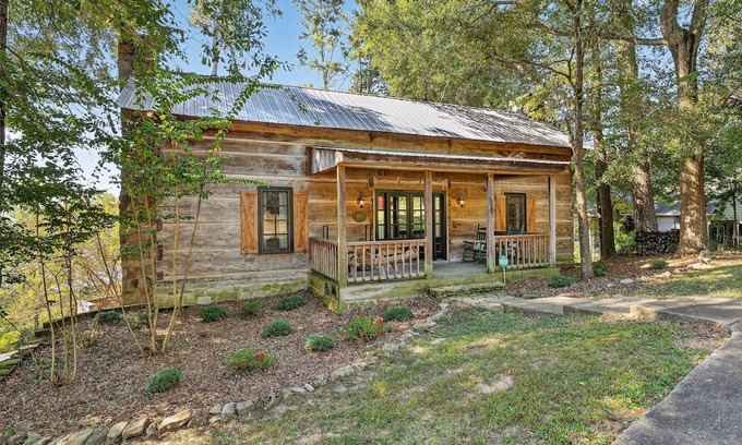 Guntersville Cabin | NEW! Cabin Unbound - Historic Lakefront Comfort